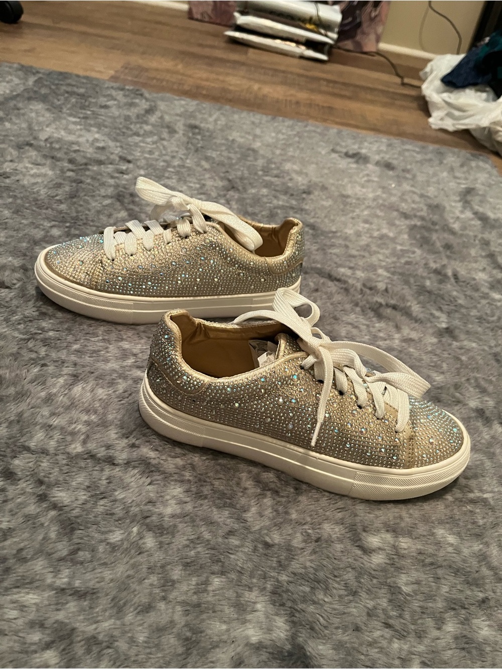 Women's Glitter Embellished Low-Top Sneakers - Champagne